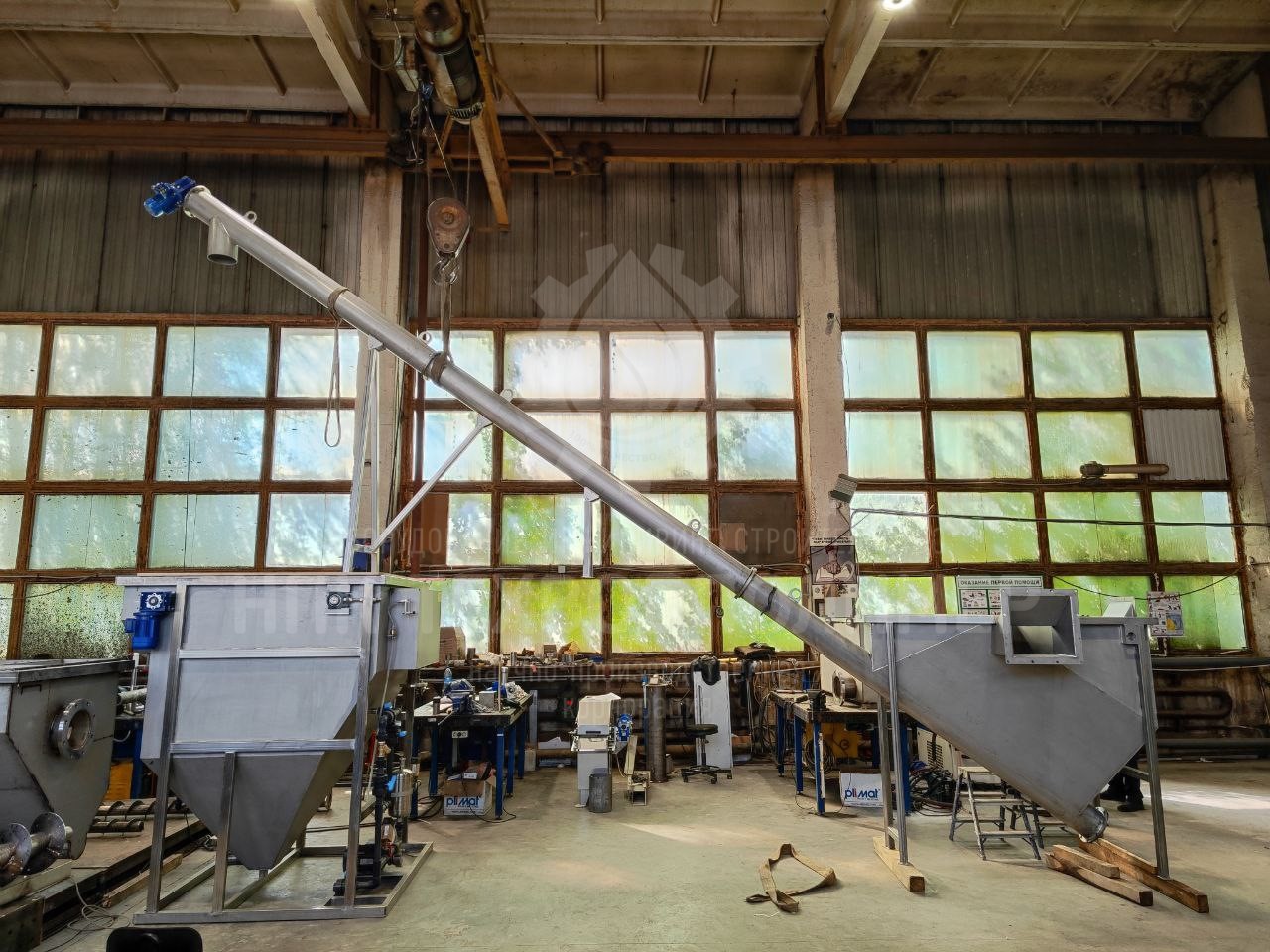 %name Горизонтальная песколовка с шнековой выгрузкой