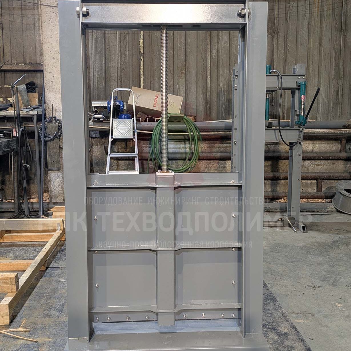 %name Щитовые затворы YAMAL