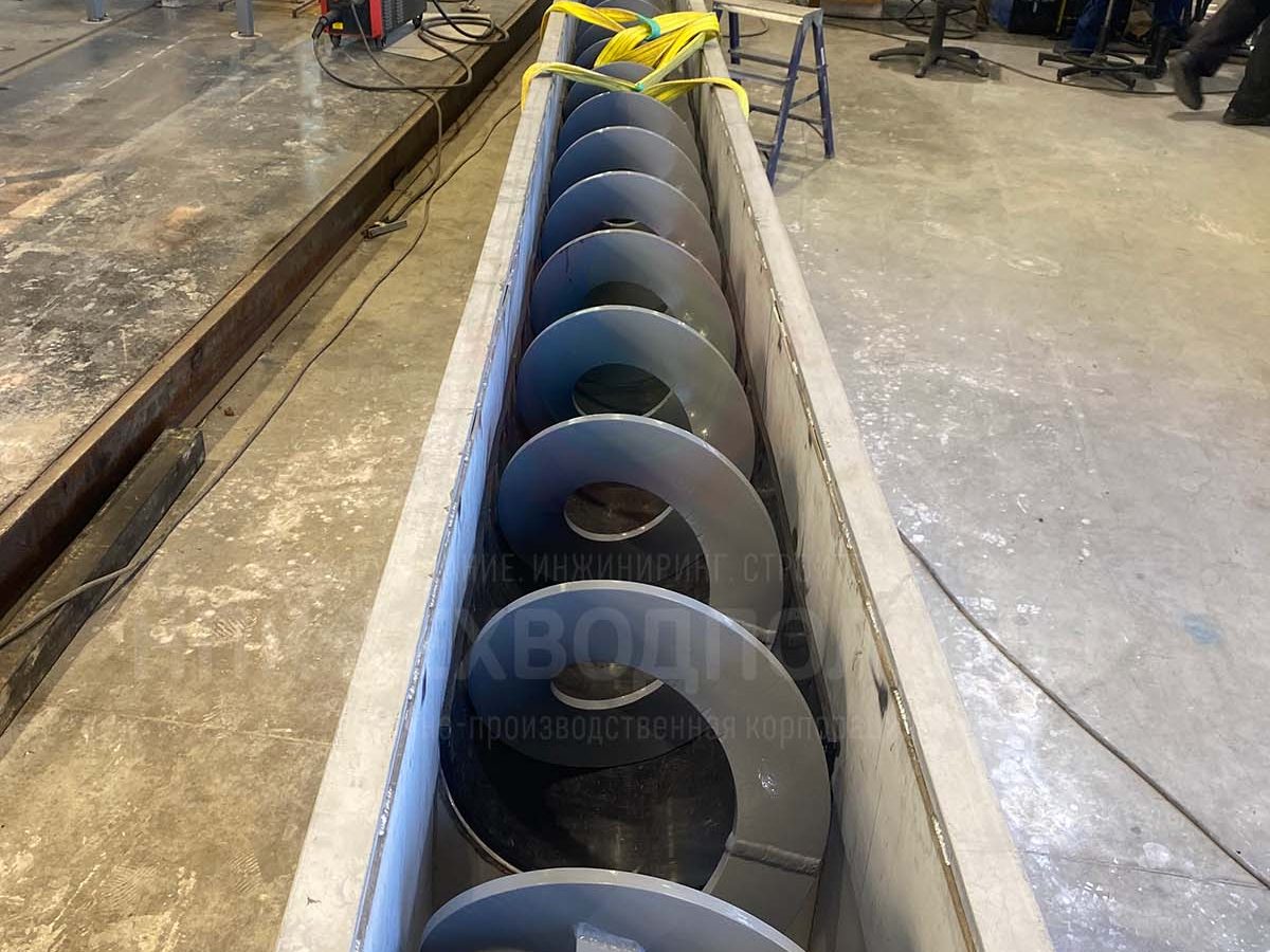 %name Шнековое оборудование — ключевой элемент производства сыпучих материалов.